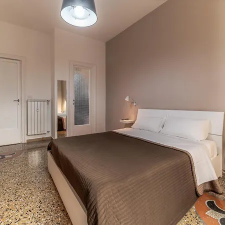 Guest house Azzurra - Metro Lodi & Wi-fi Rome